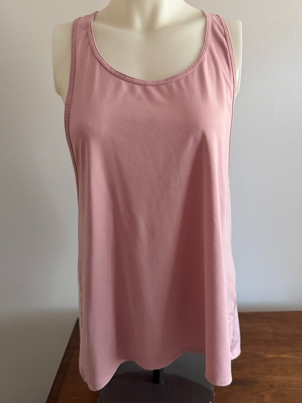 Fabletics Tank Top Women's Size L Rose Pink Sleeveless Gym Training Workout